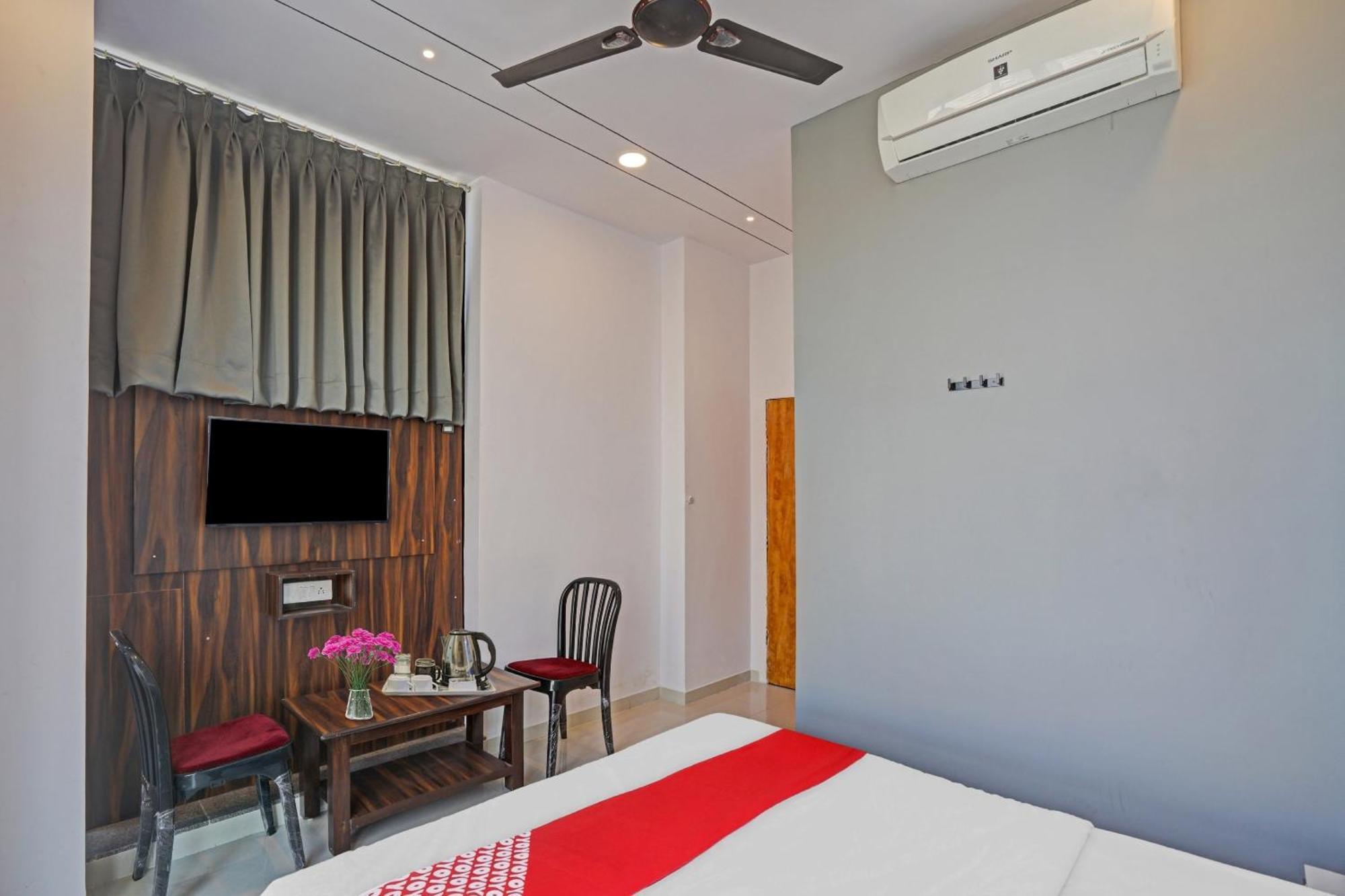 Hotel O Sky View Surat Exterior photo